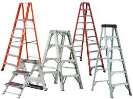 ECHELLES ET ESCABEAUX